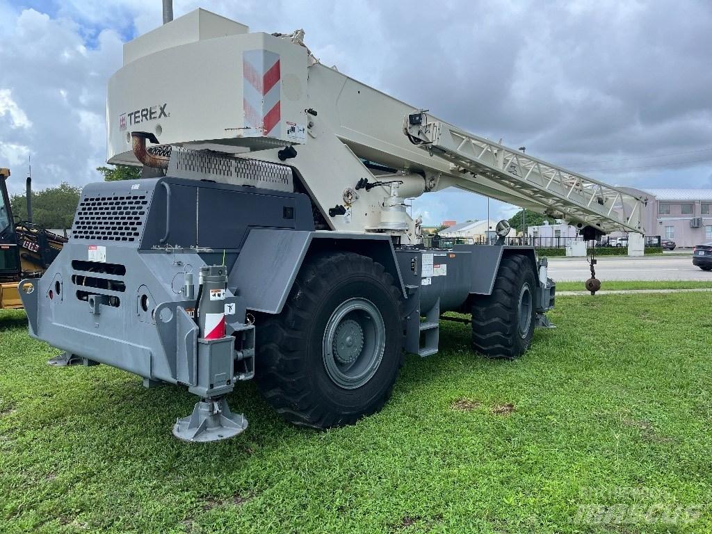 Terex RT 230-1 Celtņi nelīdzenām virsmām