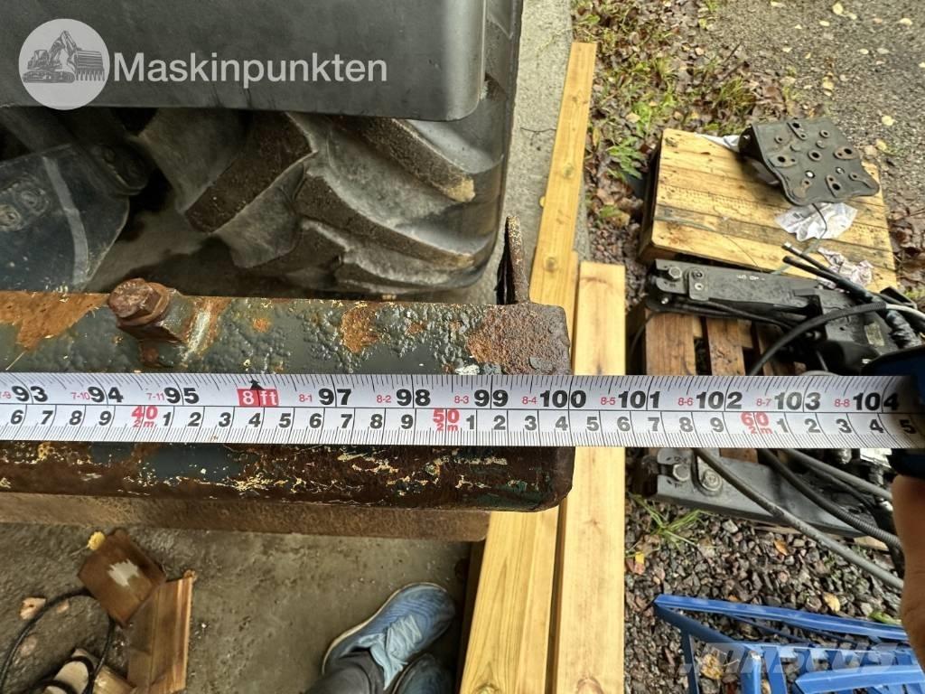 Komatsu PW 148-8 Ekskavatori uz riteņiem