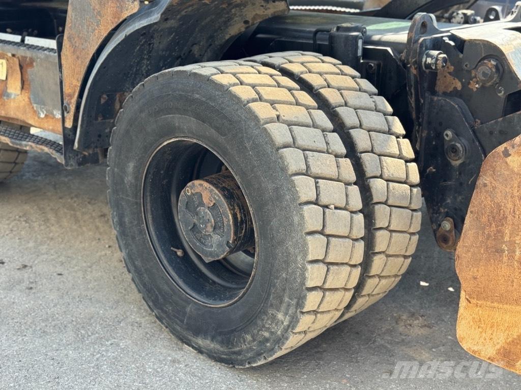 JCB 175 Ekskavatori uz riteņiem