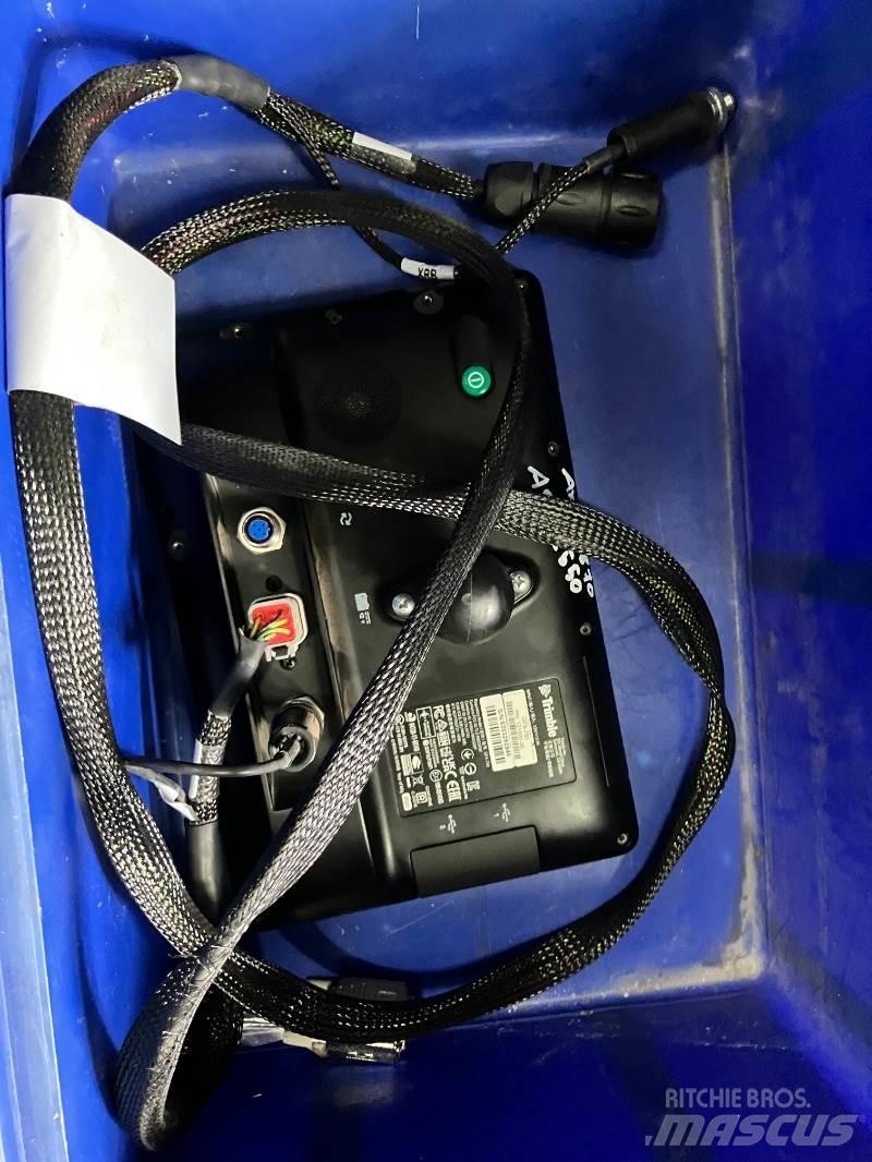 Trimble GFX 750 Cits traktoru papildaprīkojums