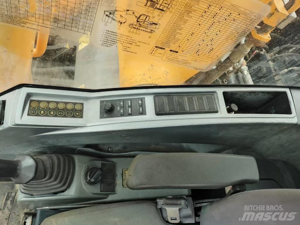 Hyundai R220LC-9S Kāpurķēžu ekskavatori