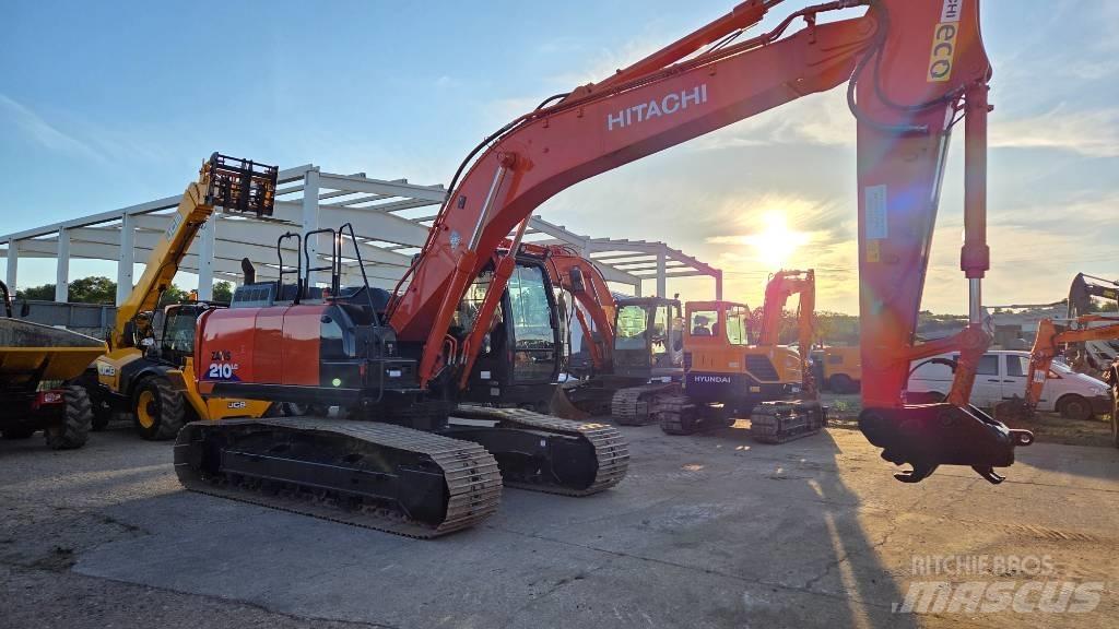 Hitachi ZX 210 Kāpurķēžu ekskavatori