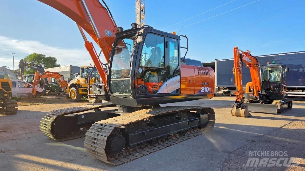 Hitachi ZX 210 Kāpurķēžu ekskavatori