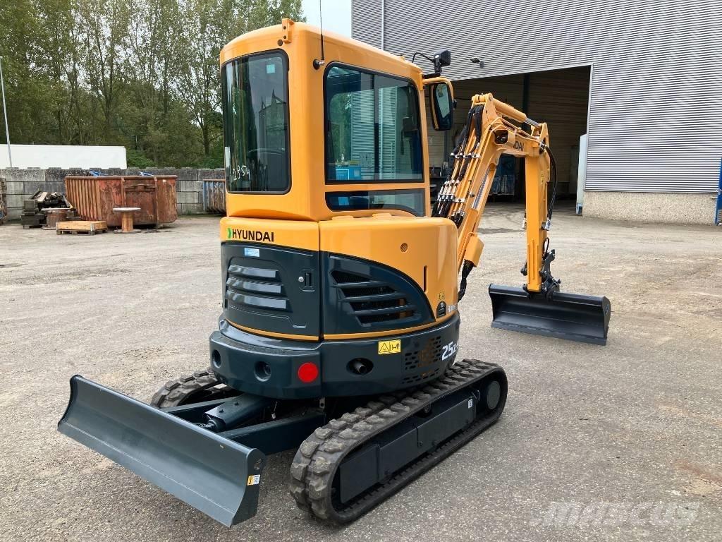 Hyundai R25Z-9AK Mini ekskavatori < 7 t