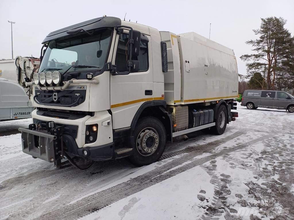 Volvo FMX Ielu tīrāmās mašīnas