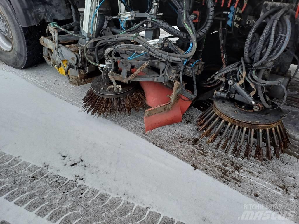 Volvo FMX Ielu tīrāmās mašīnas