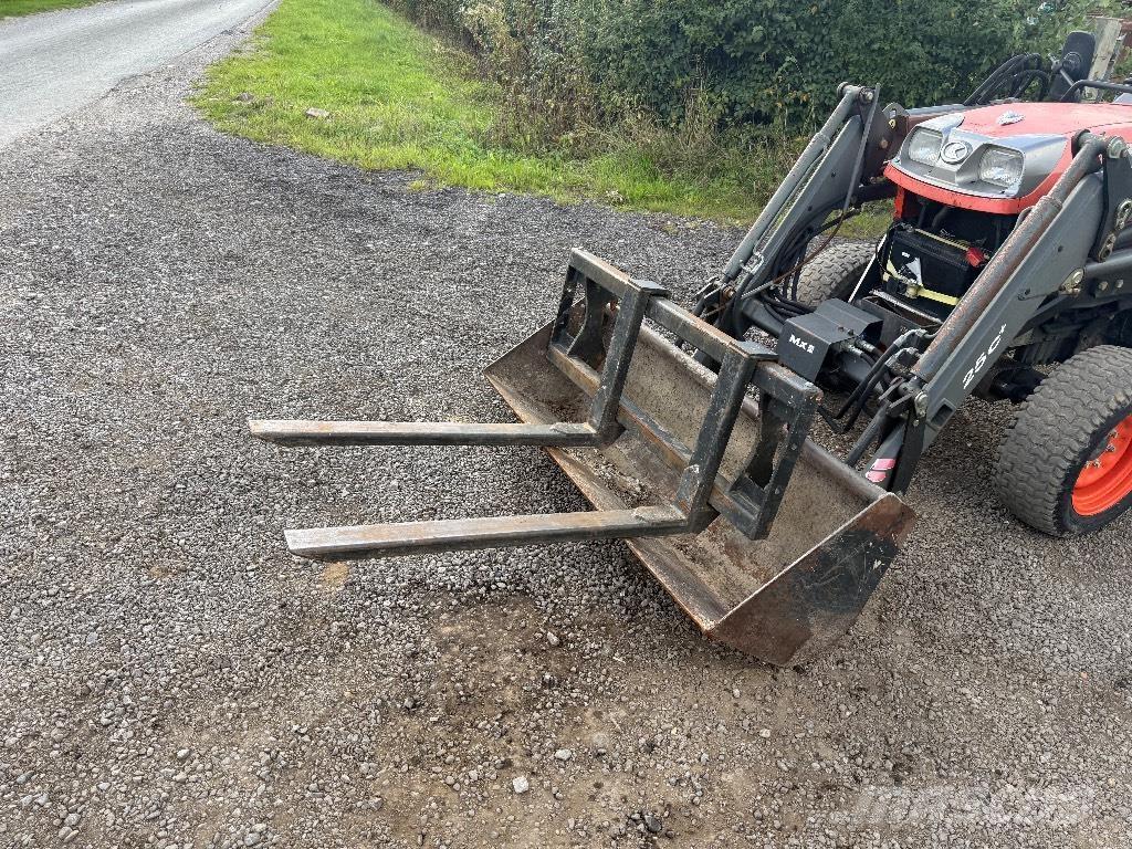 Kubota STV 36 Kompaktie traktori