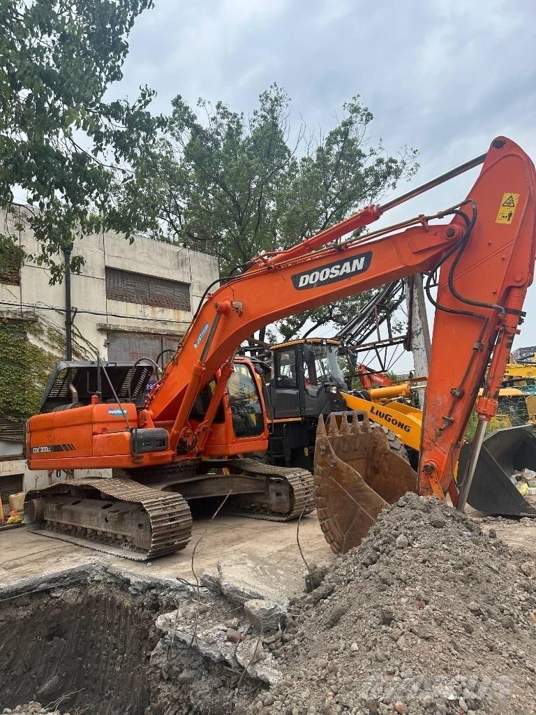 Doosan DX300 Kāpurķēžu ekskavatori