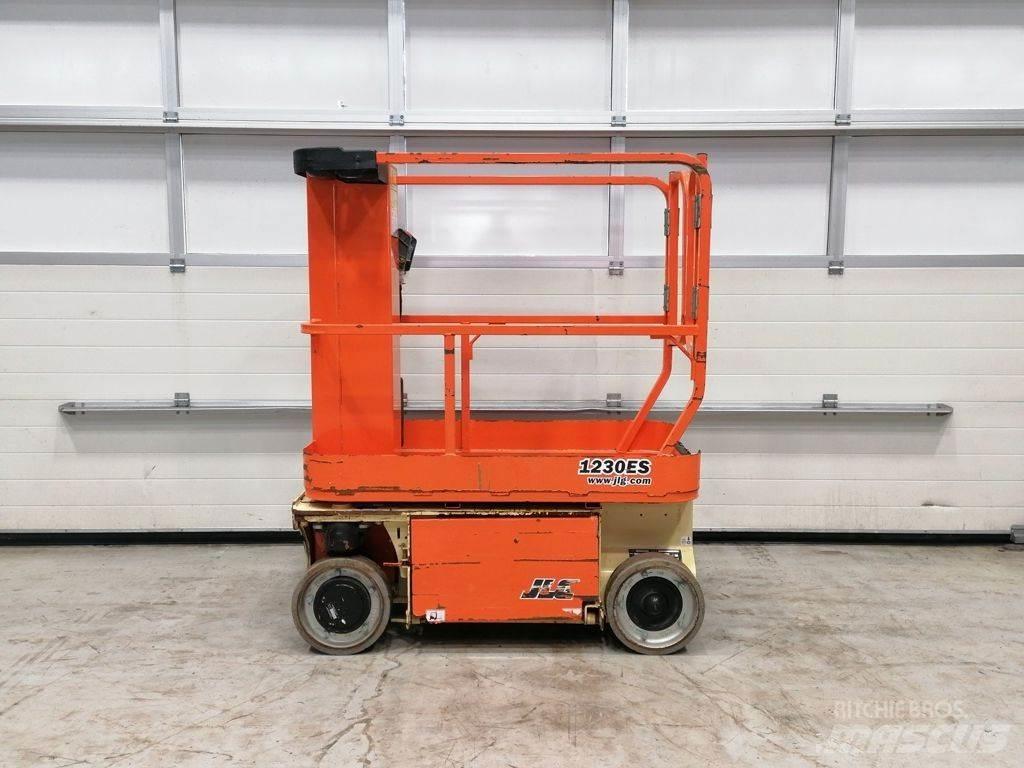JLG 1230ES Šķerveida pacēlāji