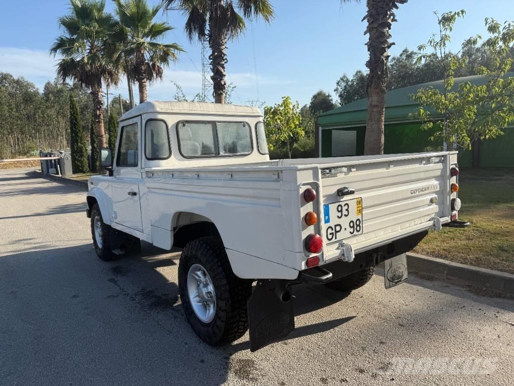 Land Rover Defender Vieglais kravas automobilis/izkraušana no sāniem