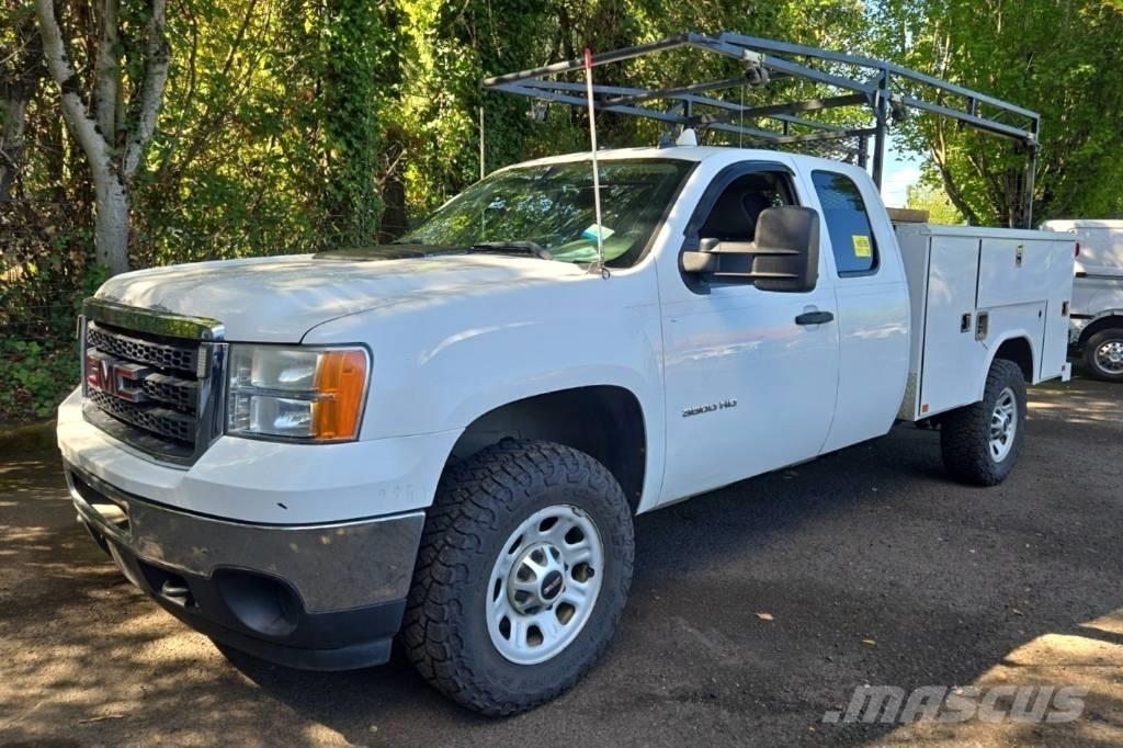 GMC Sierra 3500 HD Vieglais kravas automobilis/izkraušana no sāniem