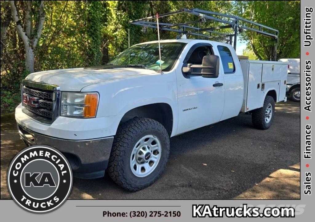 GMC Sierra 3500 HD Vieglais kravas automobilis/izkraušana no sāniem
