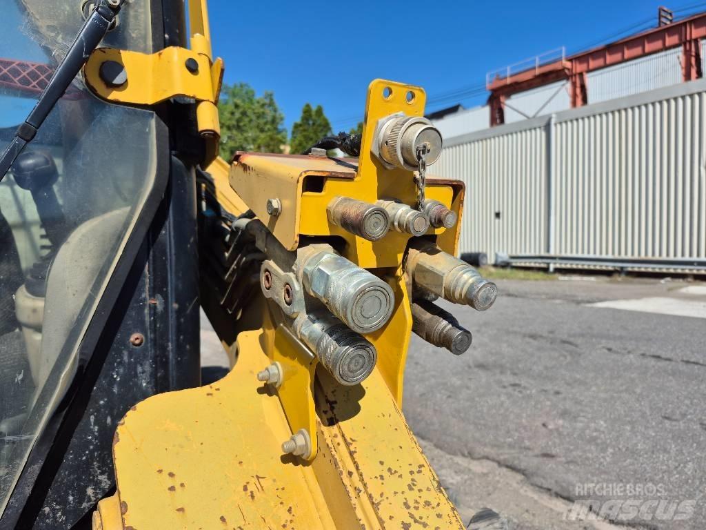 CAT 262 C Lietoti riteņu kompaktiekrāvēji