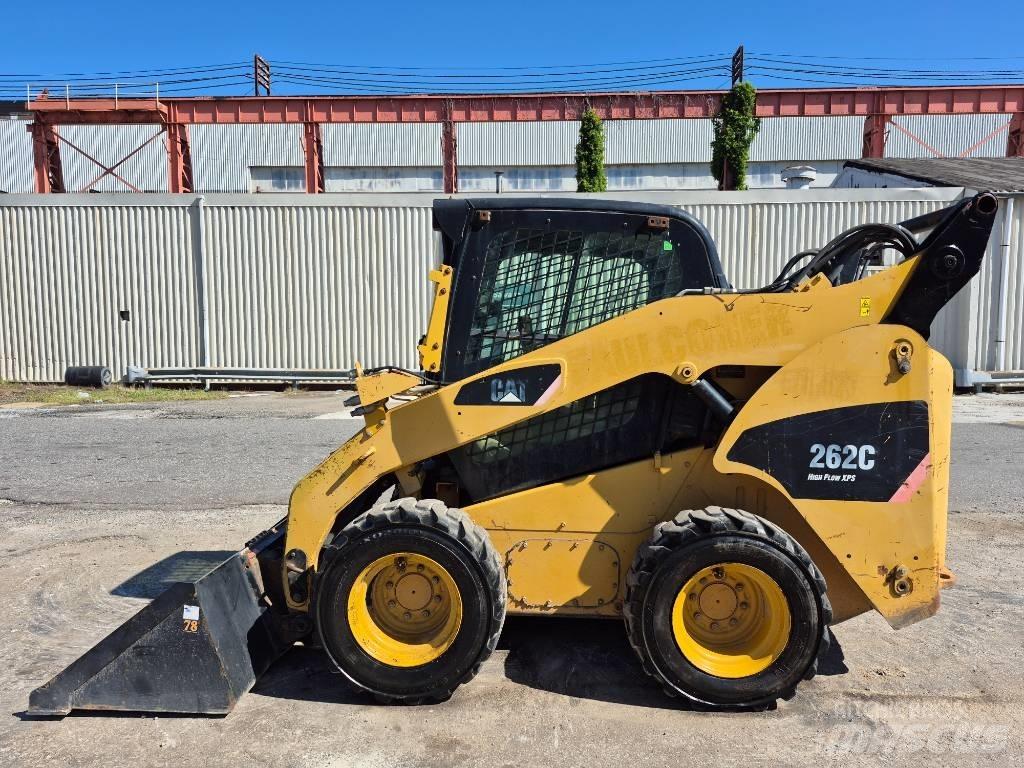 CAT 262 C Lietoti riteņu kompaktiekrāvēji