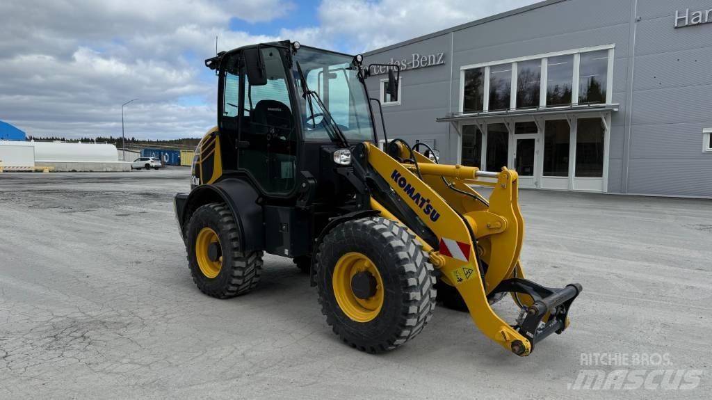 Komatsu WA 80 M Iekrāvēji uz riteņiem