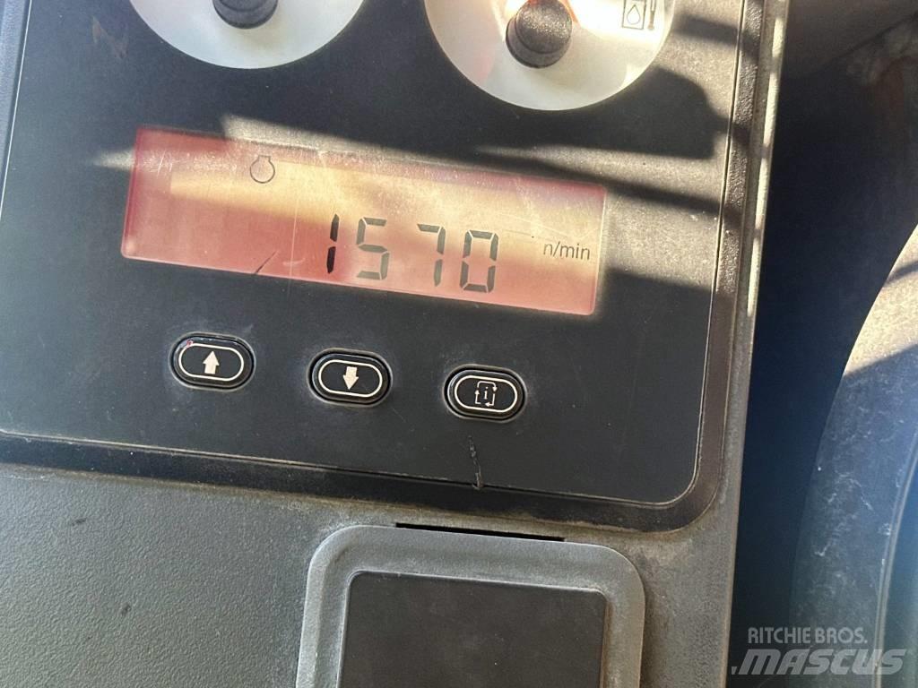 CAT 246 C Lietoti riteņu kompaktiekrāvēji