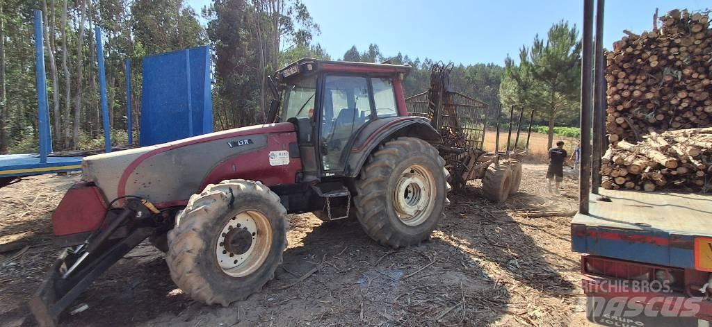 Valtra T 161 Mežizstrādes traktori