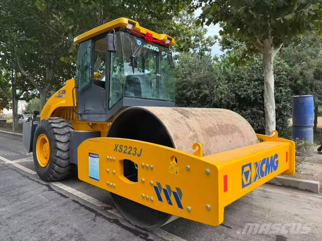 XCMG XS 223 J Vienvalča grunts veltņi