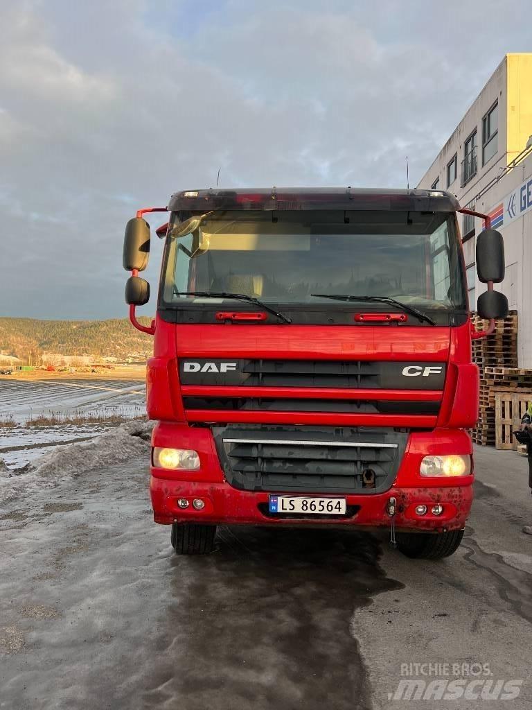 DAF cf85 Treileri ar āķi