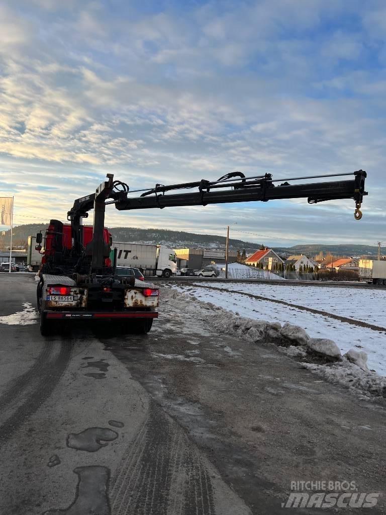 DAF cf85 Treileri ar āķi