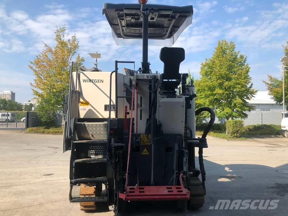Wirtgen W 100 CFi Asfalta dzesēšanas iekārtas