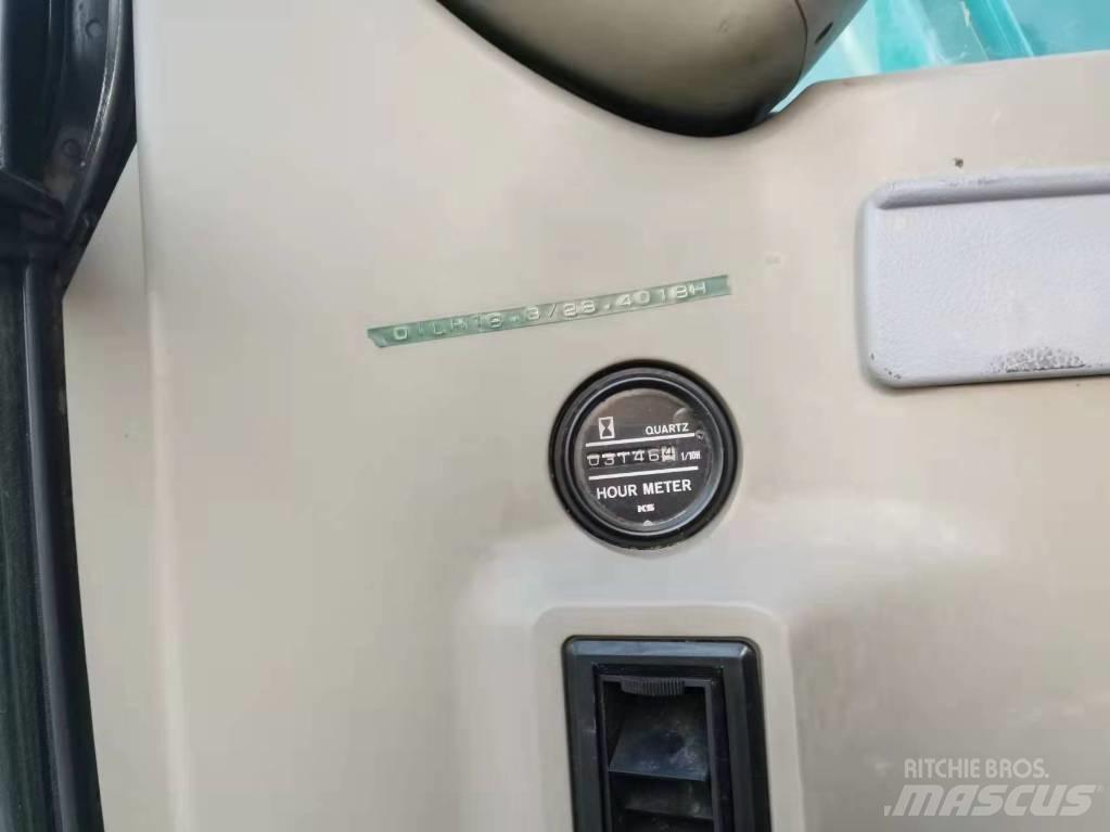Kobelco SK 135 Kāpurķēžu ekskavatori