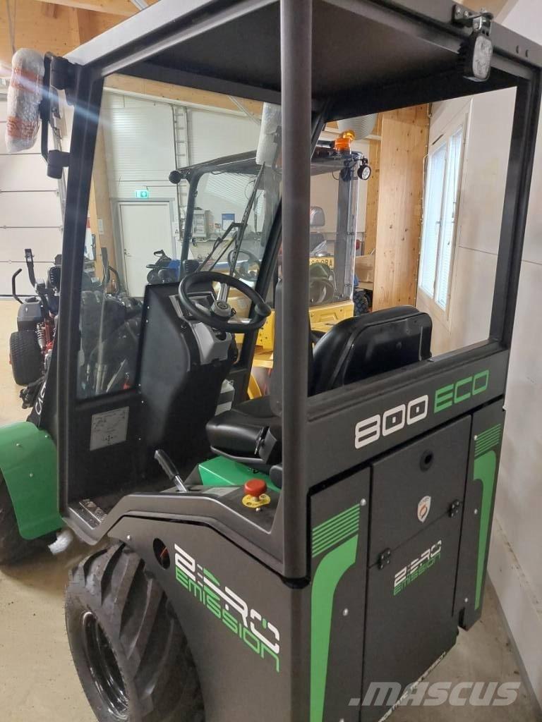 Castloaders 800 ECO Multifunkcionālie iekrāvēji