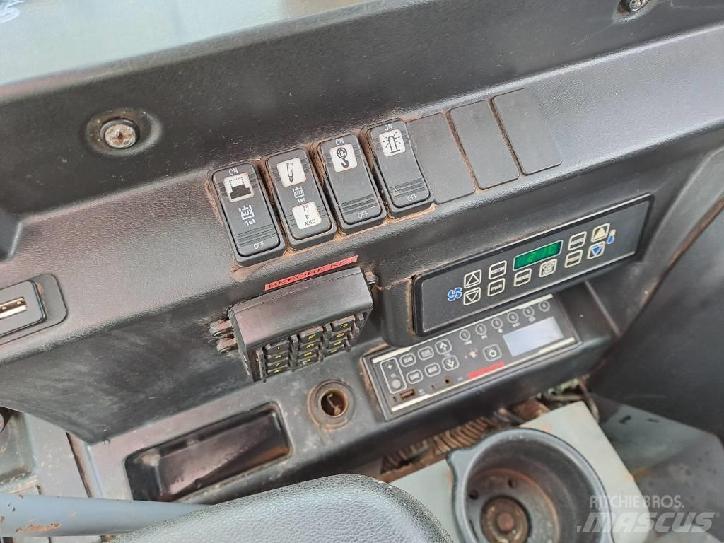 Takeuchi TB2150 Kāpurķēžu ekskavatori