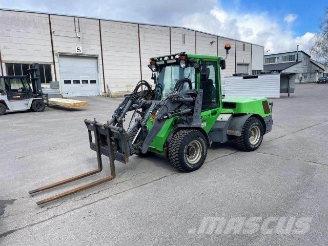 LM Trac 486 Kompaktie traktori