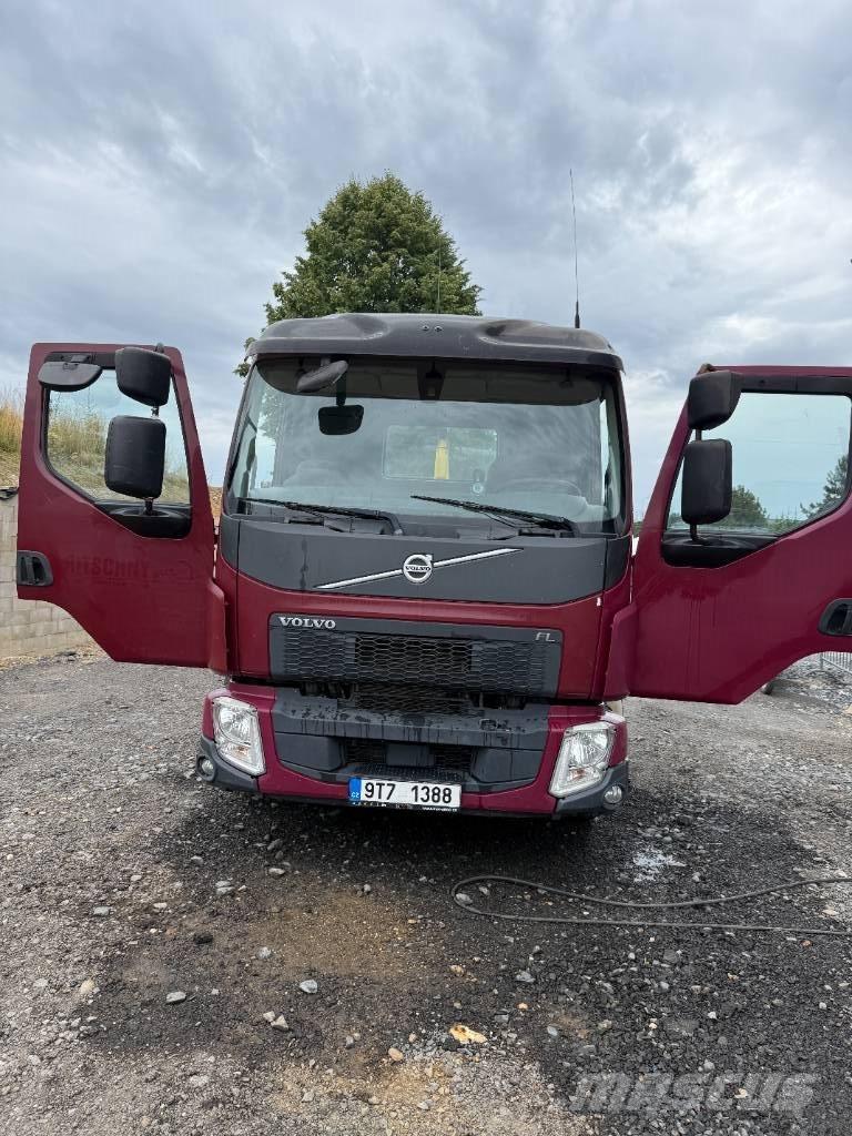 Volvo FL 280 Treileri ar āķi