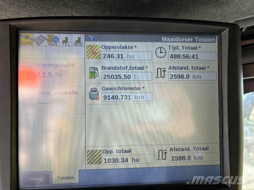 New Holland CR 8.90 Ražas novākšanas kombaini