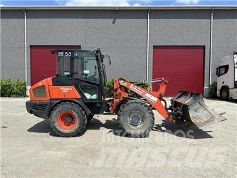 Kubota R065W Iekrāvēji uz riteņiem