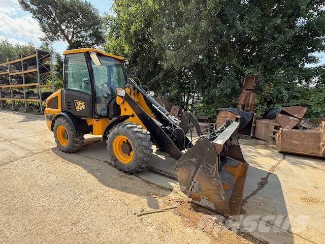 JCB 406 Iekrāvēji uz riteņiem