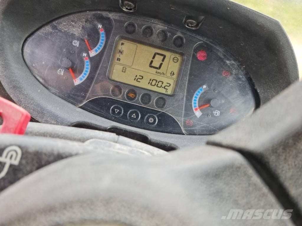 Hitachi ZW 220 Iekrāvēji uz riteņiem