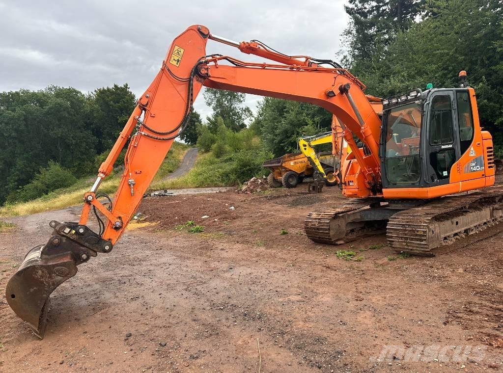 Doosan DX 140 LCR-3 Kāpurķēžu ekskavatori