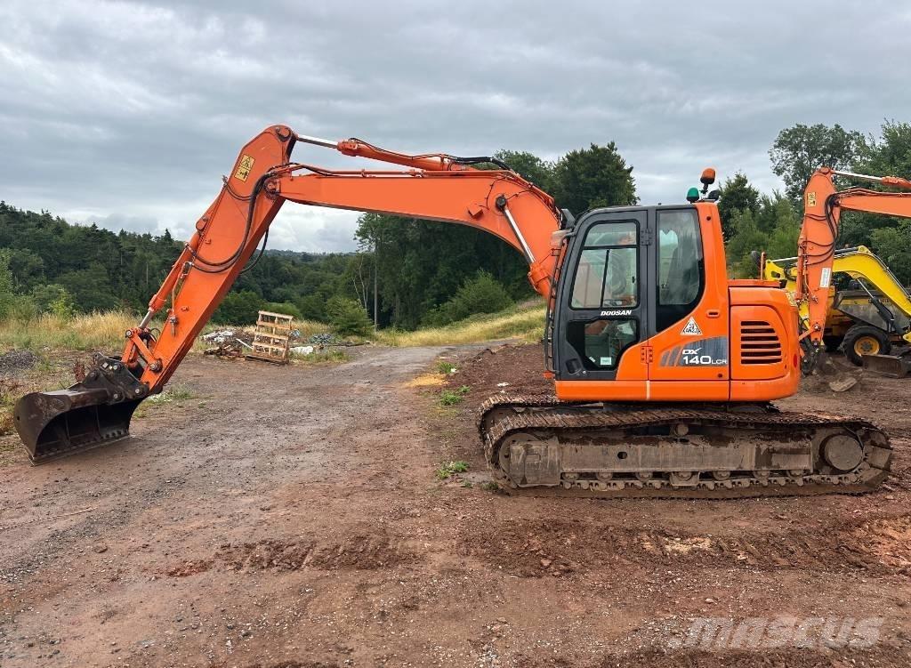 Doosan DX 140 LCR-3 Kāpurķēžu ekskavatori