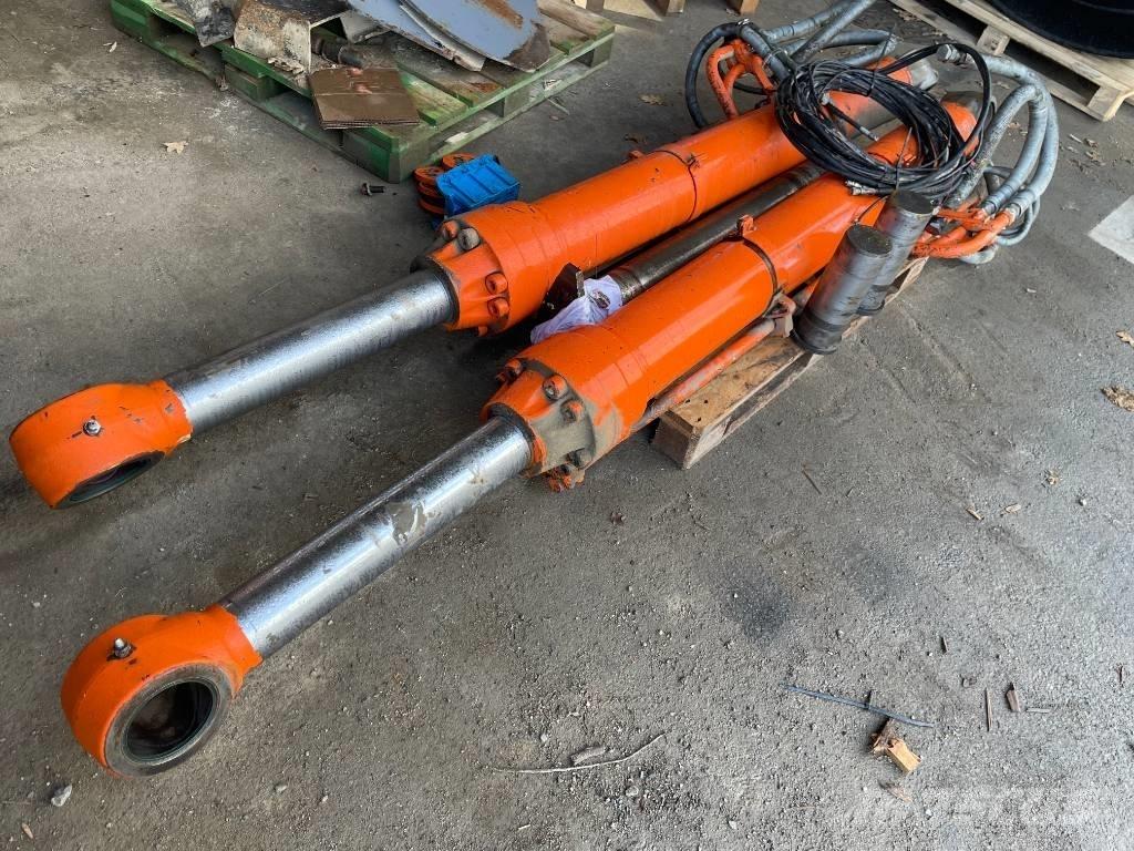 Hitachi ZX490LCH-6 Kāpurķēžu ekskavatori