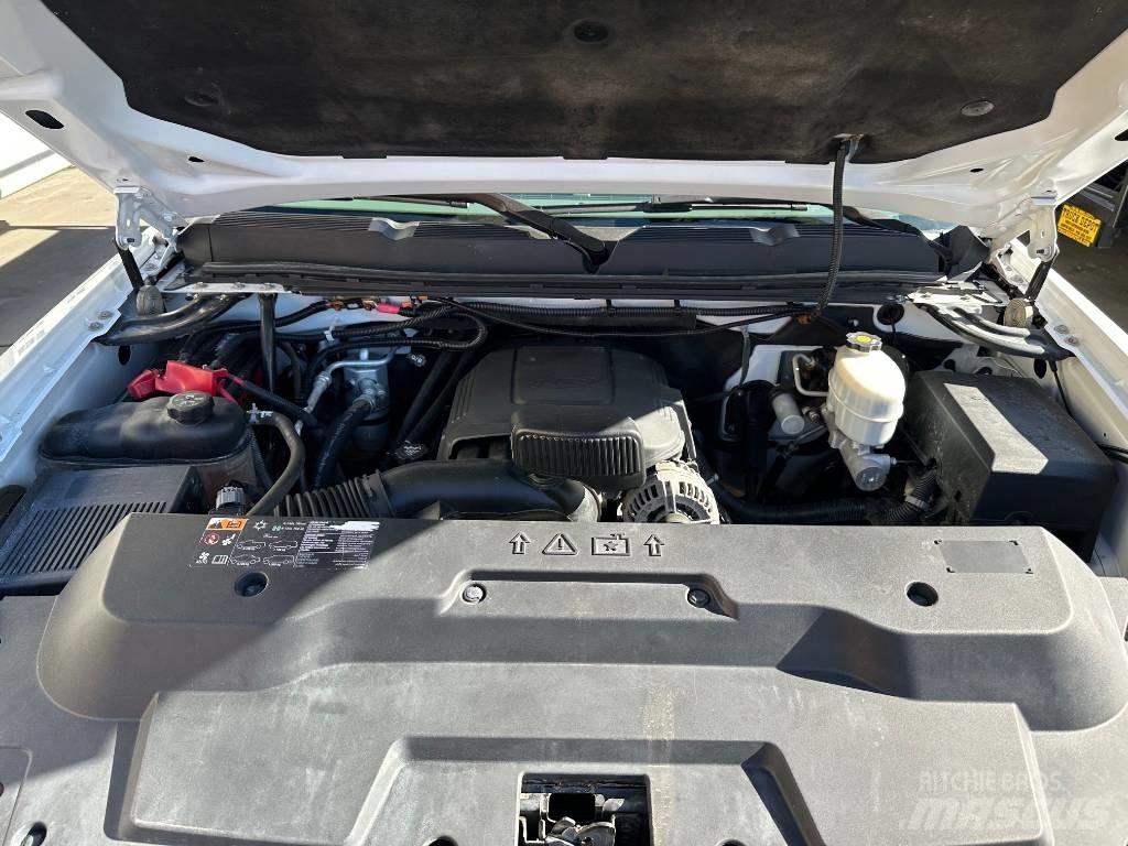 Chevrolet 2500 HD Vieglais kravas automobilis/izkraušana no sāniem
