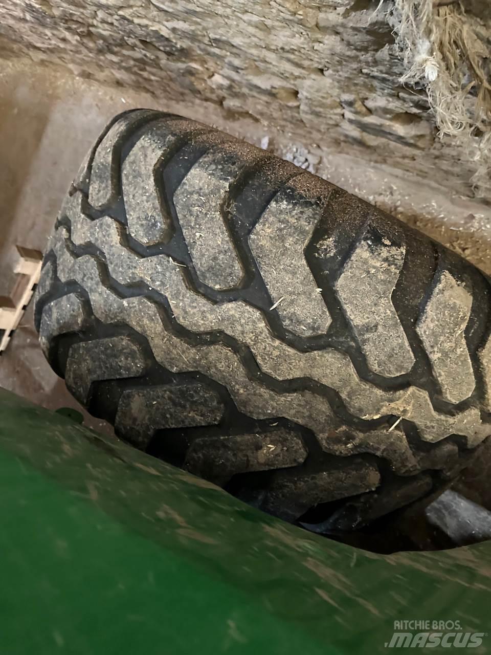 John Deere V461M Rituļu preses