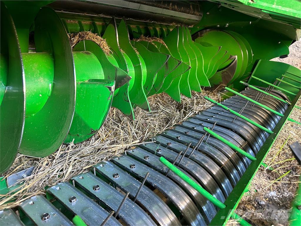 John Deere V461M Rituļu preses