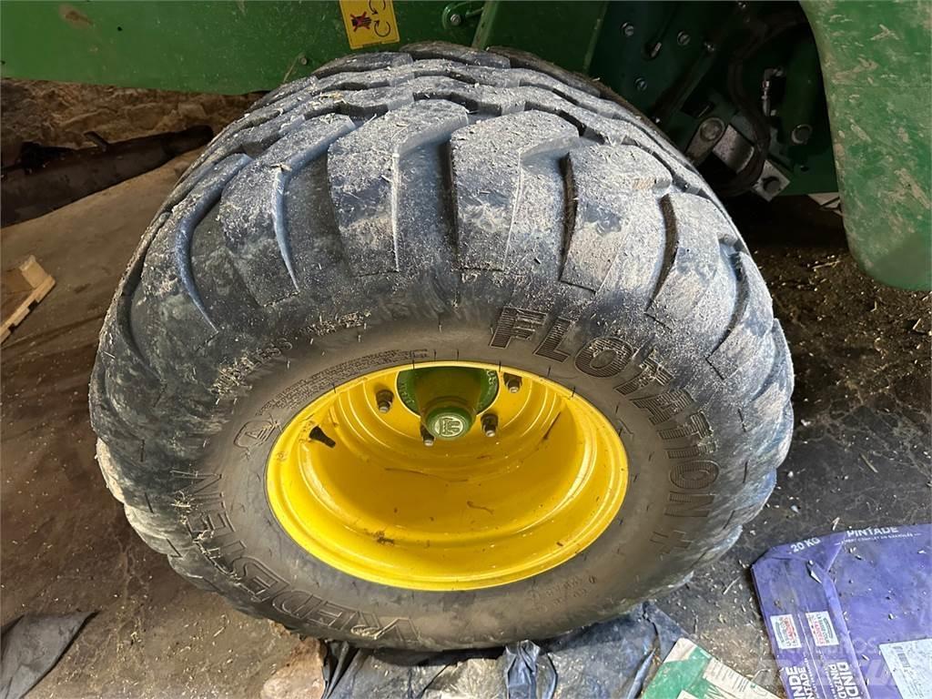 John Deere V461M Rituļu preses
