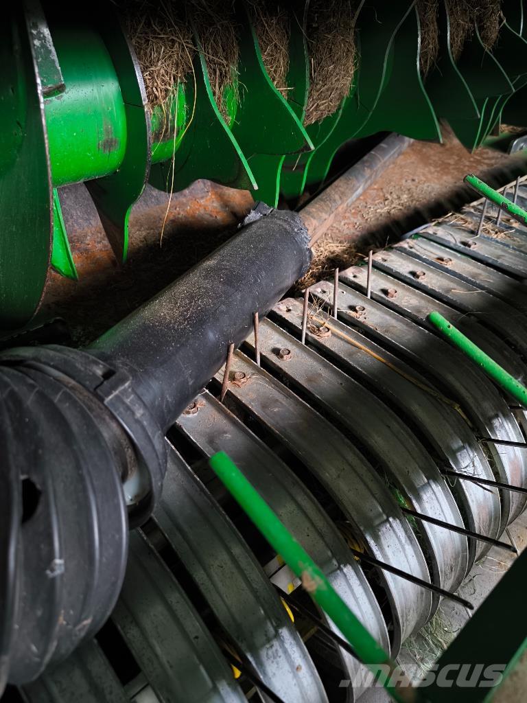 John Deere V461M Rituļu preses