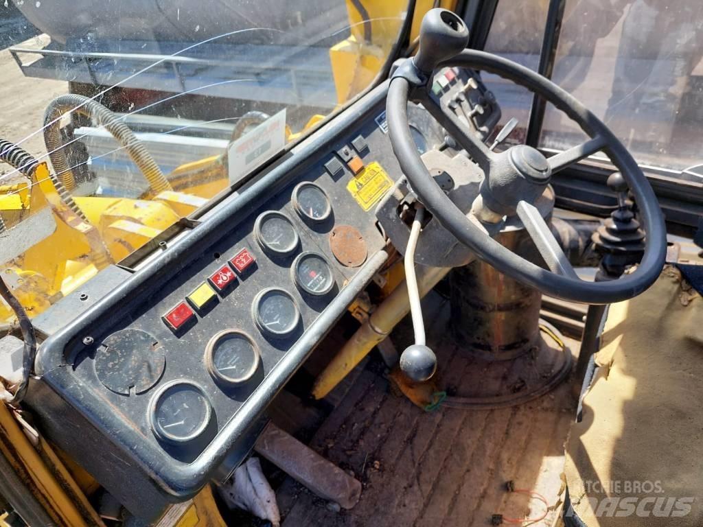 Hanomag 35D Iekrāvēji uz riteņiem