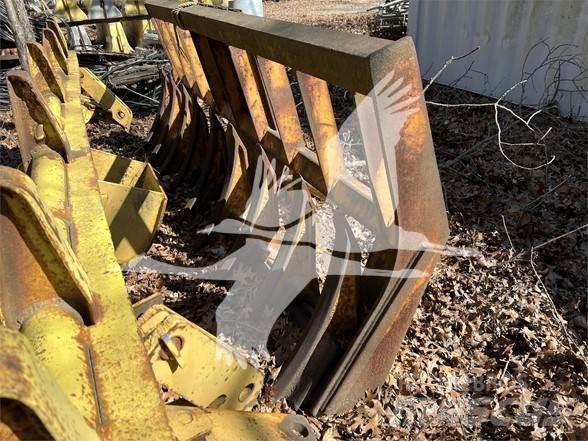 Komatsu D65PX Skarifikatori