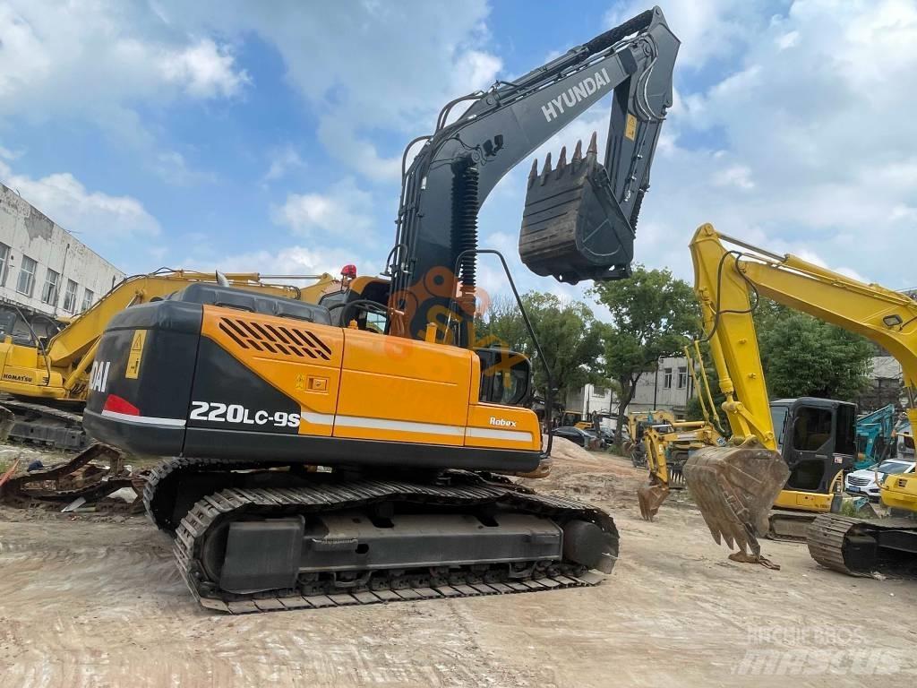 Hyundai 220 Kāpurķēžu ekskavatori