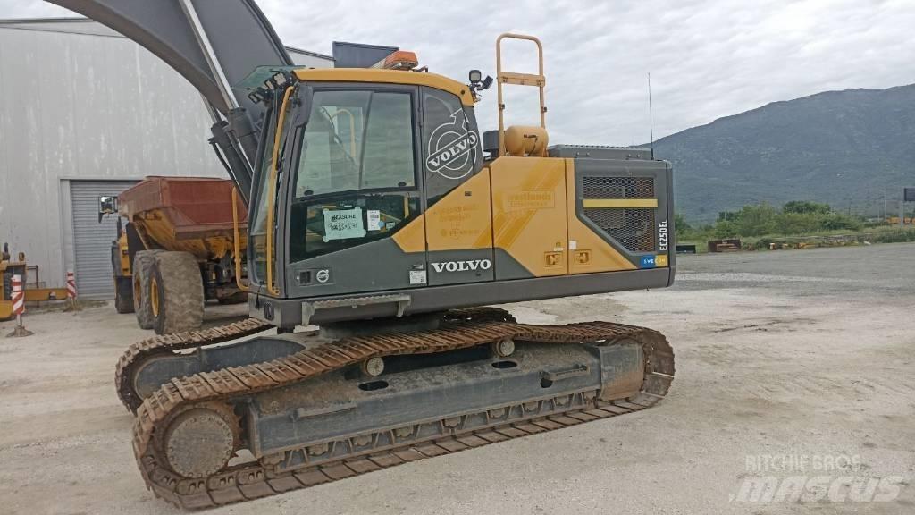 Volvo EC 250 EL Kāpurķēžu ekskavatori