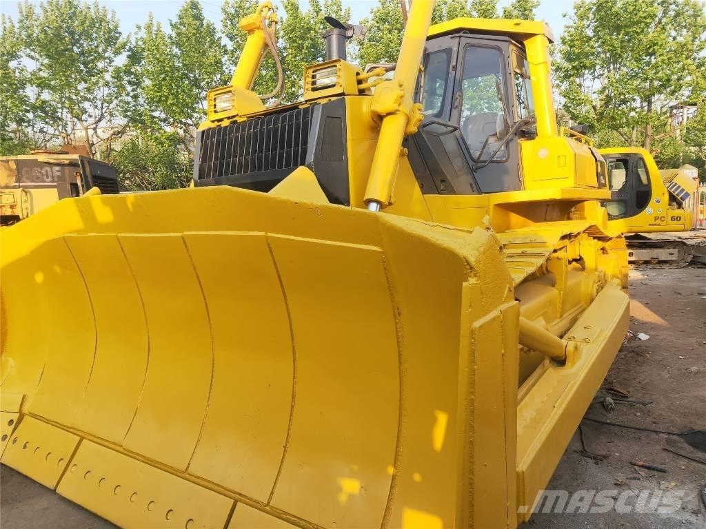 Komatsu D155AX-5 Kāpurķēžu buldozeri