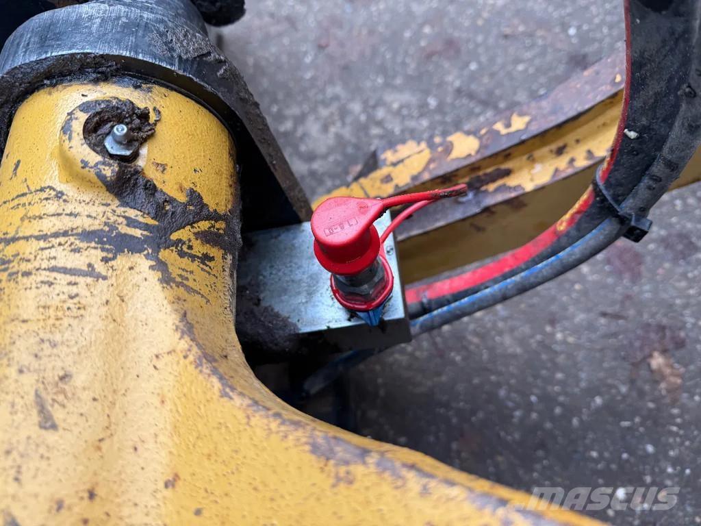 CAT 908H Iekrāvēji uz riteņiem