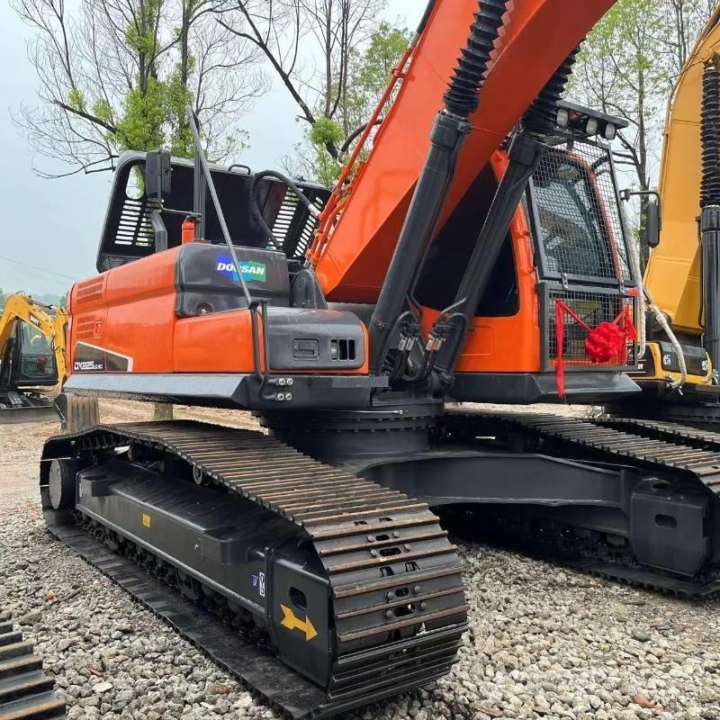 Doosan DX 225 Kāpurķēžu ekskavatori