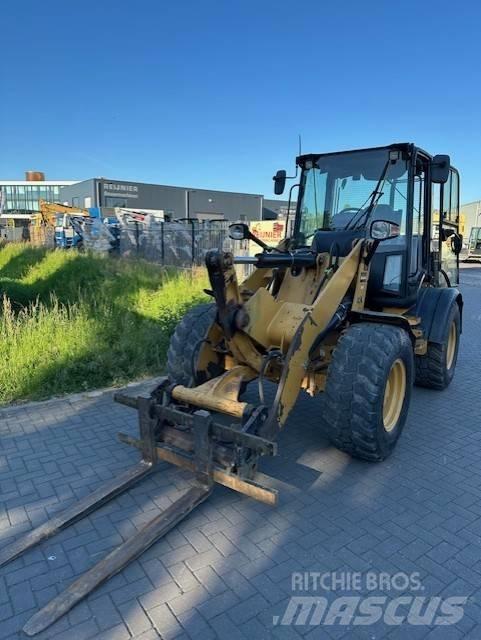CAT 908 H Iekrāvēji uz riteņiem